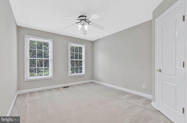 9546 LAGERSFIELD CIR, Vienna, VA 22181