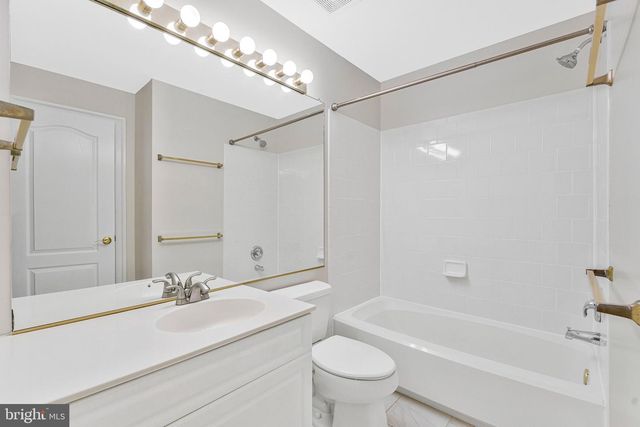 9546 LAGERSFIELD CIR, Vienna, VA 22181
