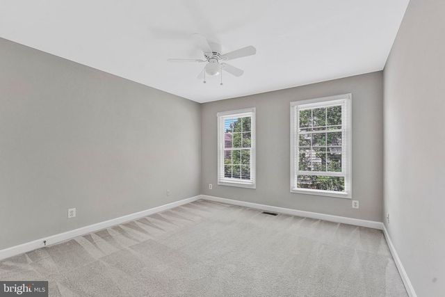 9546 LAGERSFIELD CIR, Vienna, VA 22181