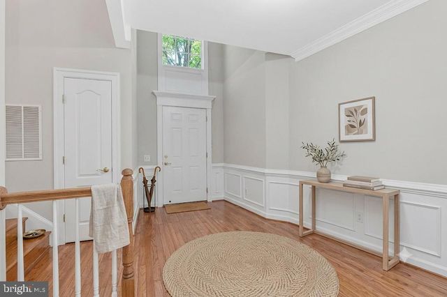 9546 LAGERSFIELD CIR, Vienna, VA 22181