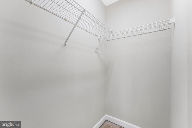 9546 LAGERSFIELD CIR, Vienna, VA 22181