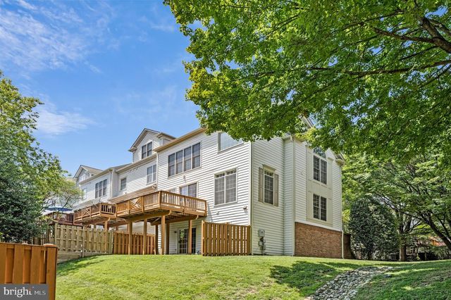 9546 LAGERSFIELD CIR, Vienna, VA 22181