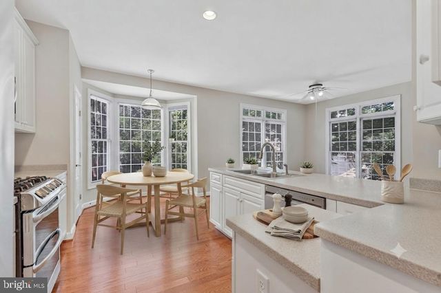 9546 LAGERSFIELD CIR, Vienna, VA 22181