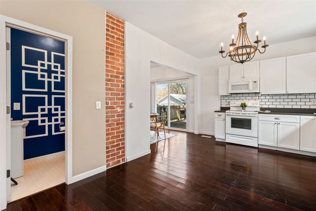 1705 E 12th Street, Des Moines, IA 50316