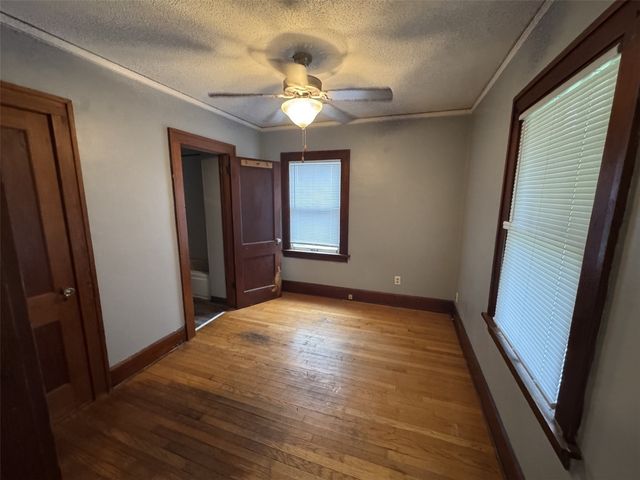 238 11th Street NW, Cedar Rapids, IA 52405