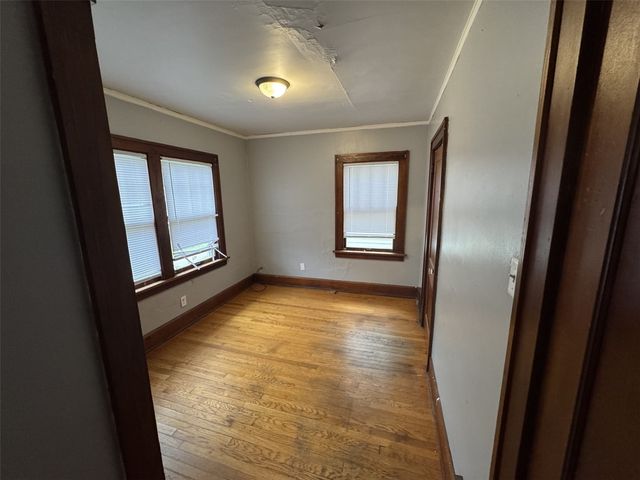 238 11th Street NW, Cedar Rapids, IA 52405