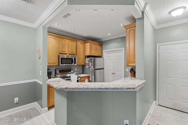 10000 GATE Parkway 613, Jacksonville, FL 32246