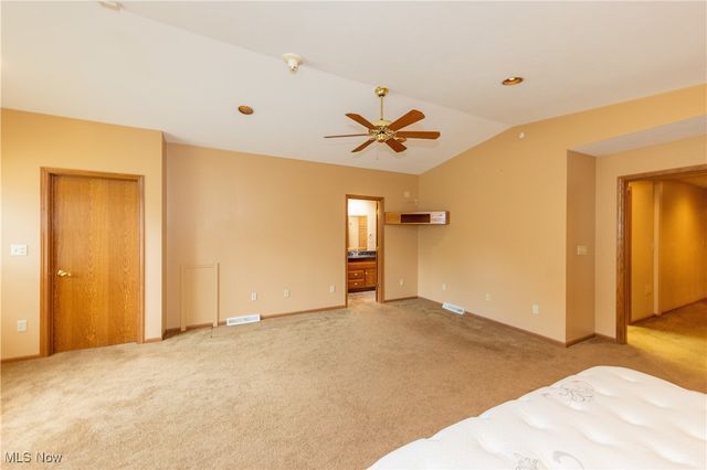 8158 Kirtland Chardon Road, Kirtland, OH 44094