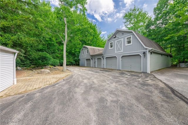 8158 Kirtland Chardon Road, Kirtland, OH 44094