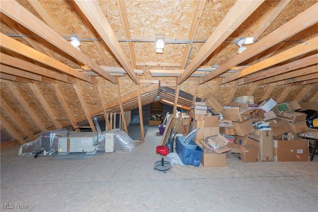 8158 Kirtland Chardon Road, Kirtland, OH 44094