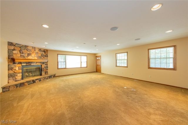 8158 Kirtland Chardon Road, Kirtland, OH 44094