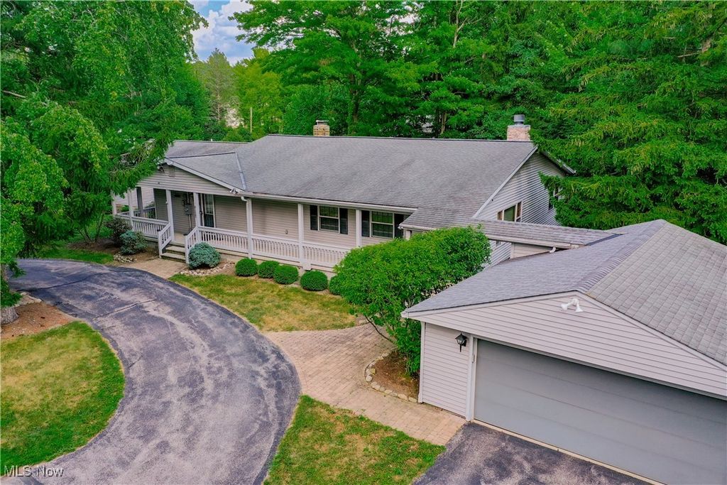 8158 Kirtland Chardon Road, Kirtland, OH 44094