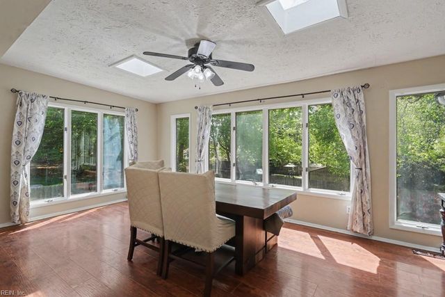 19 Cathy DR, Newport News, VA 23608