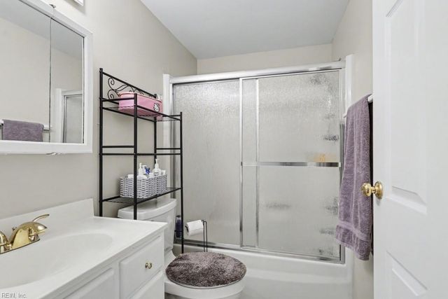 19 Cathy DR, Newport News, VA 23608
