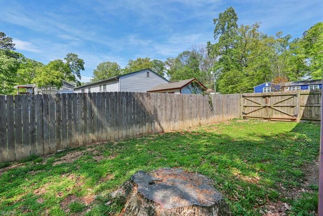 19 Cathy DR, Newport News, VA 23608