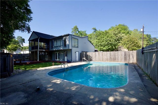19 Cathy DR, Newport News, VA 23608