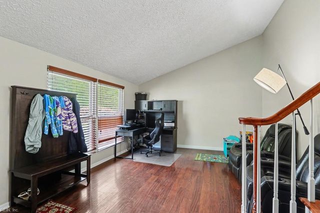 19 Cathy DR, Newport News, VA 23608