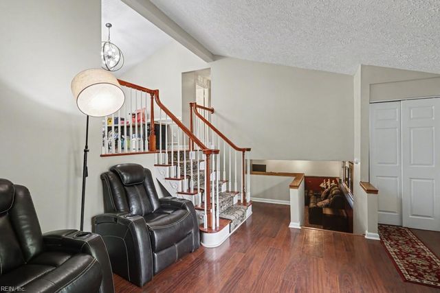 19 Cathy DR, Newport News, VA 23608