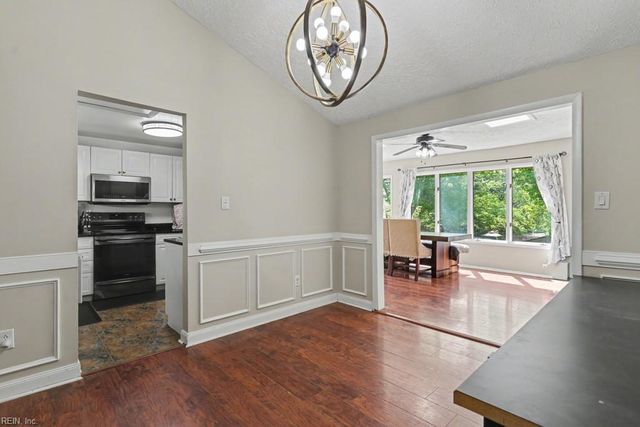 19 Cathy DR, Newport News, VA 23608