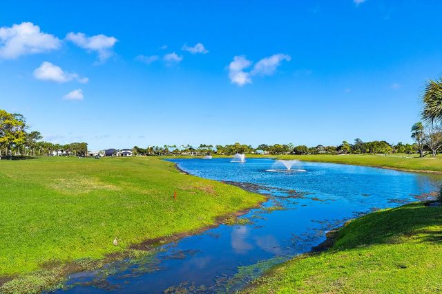 13369 Touchstone Place 203, Palm Beach Gardens, FL 33418