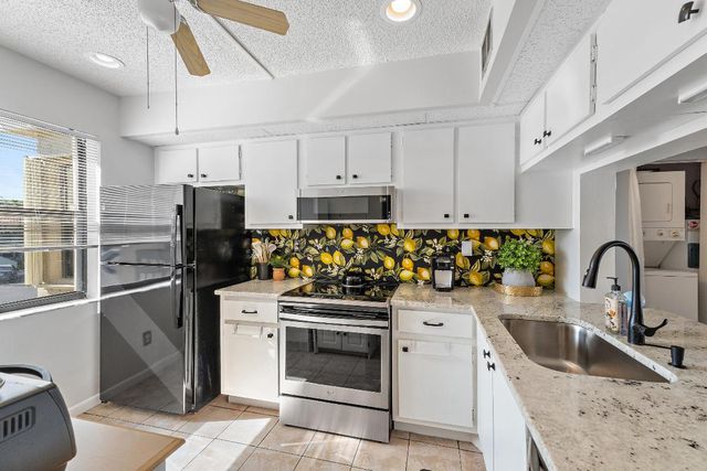 13369 Touchstone Place 203, Palm Beach Gardens, FL 33418