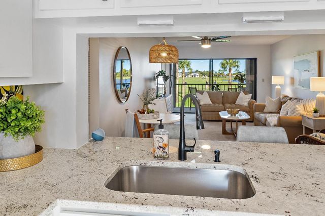 13369 Touchstone Place 203, Palm Beach Gardens, FL 33418