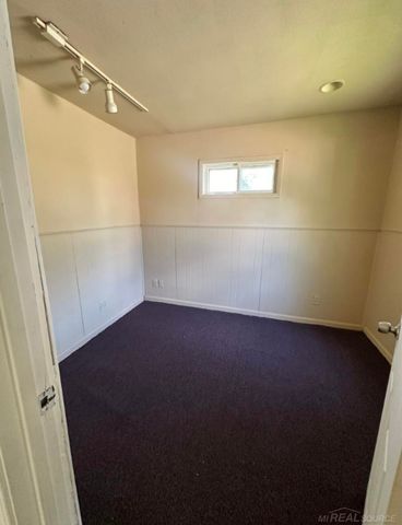 28648 Rosemont Street, Roseville, MI 48066