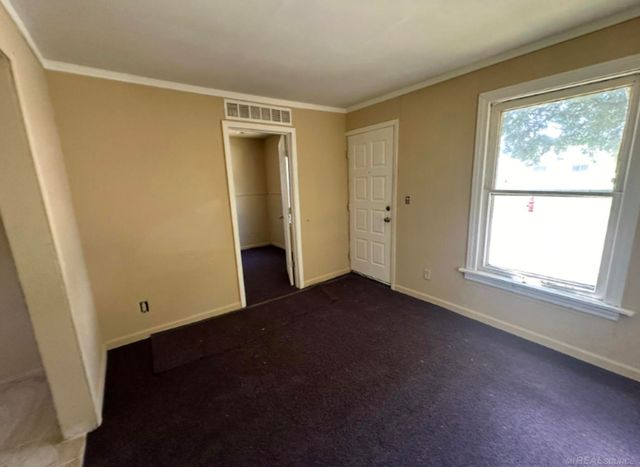 28648 Rosemont Street, Roseville, MI 48066