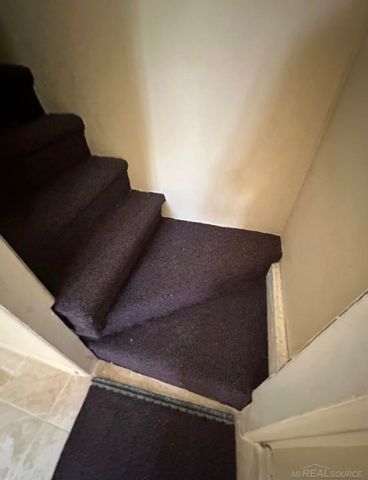 28648 Rosemont Street, Roseville, MI 48066