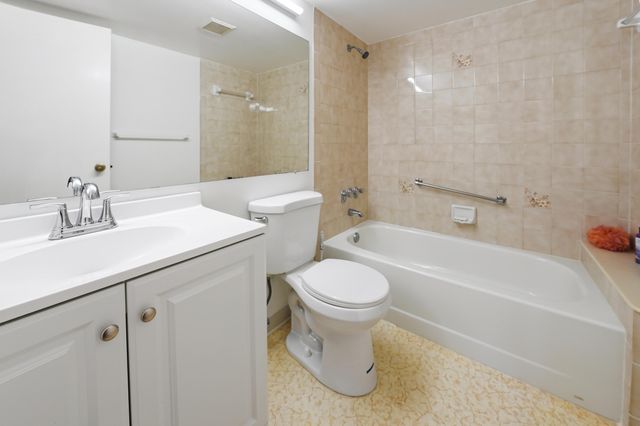 801 Sky Pine Way A2, Greenacres, FL 33415