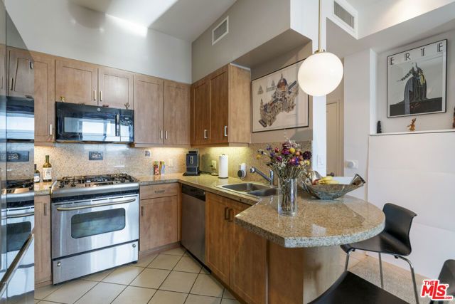 267 S San Pedro Street 602, Los Angeles, CA 90012