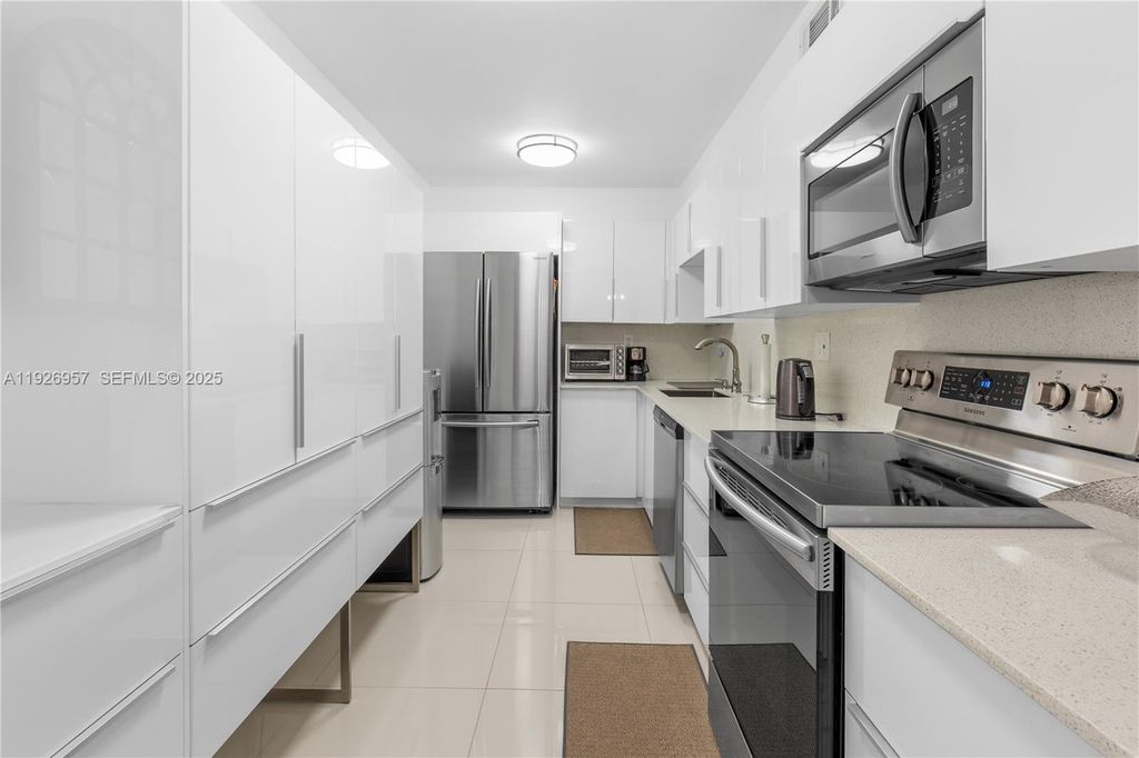 1849 S Ocean Dr 212, Hallandale Beach, FL 33009