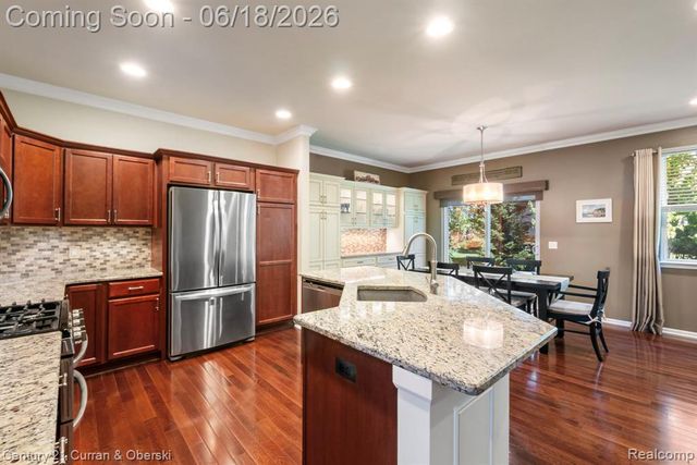 1086 Paddock Drive, South Lyon, MI 48178