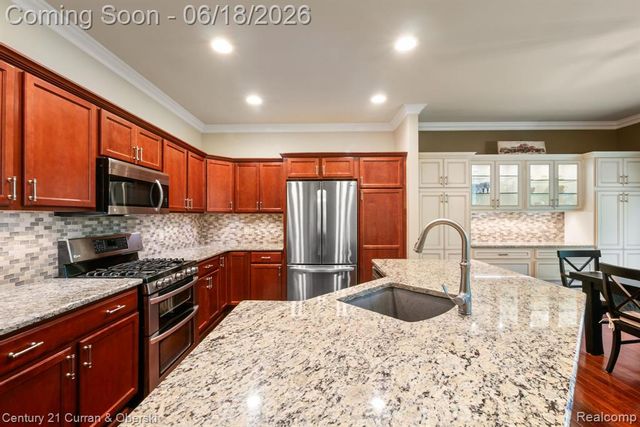 1086 Paddock Drive, South Lyon, MI 48178