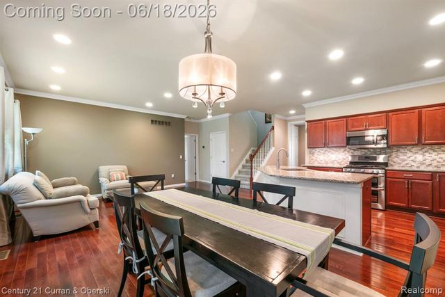 1086 Paddock Drive, South Lyon, MI 48178