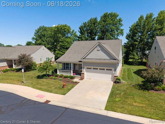 1086 Paddock Drive, South Lyon, MI 48178