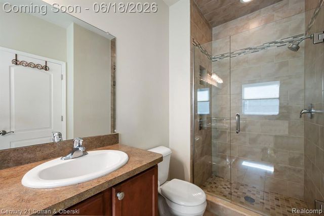 1086 Paddock Drive, South Lyon, MI 48178