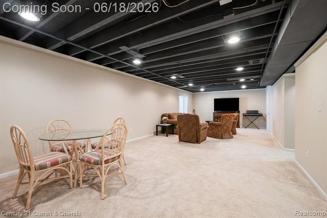 1086 Paddock Drive, South Lyon, MI 48178