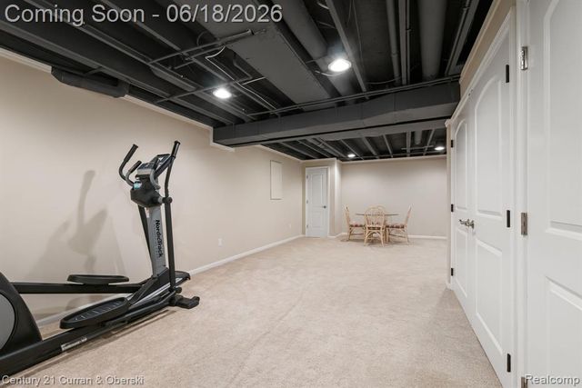 1086 Paddock Drive, South Lyon, MI 48178