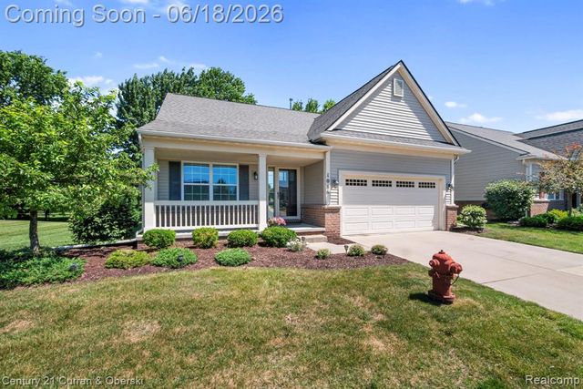 1086 Paddock Drive, South Lyon, MI 48178