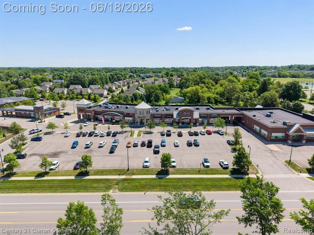 1086 Paddock Drive, South Lyon, MI 48178