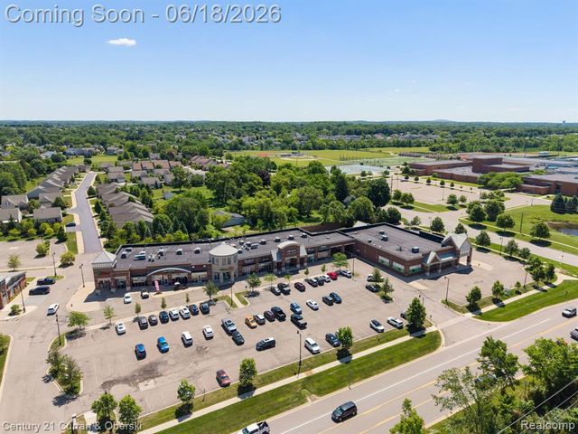 1086 Paddock Drive, South Lyon, MI 48178