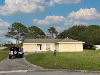 1997 SE Burgundy Lane, Port St Lucie, FL 34953