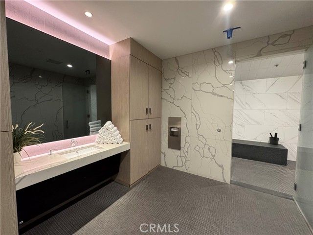 877 Francisco 1801, Los Angeles, CA 90017