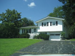 17 Deerbrook Road, Norwich, CT 06360