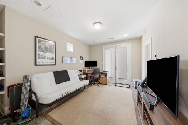 5531 Venice Street, Houston, TX 77007