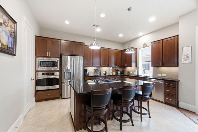 5531 Venice Street, Houston, TX 77007