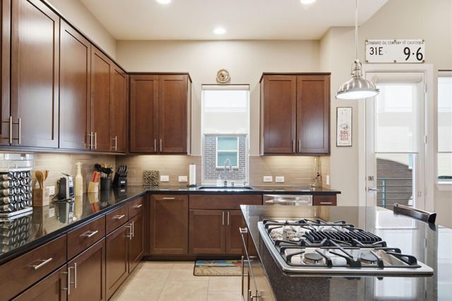 5531 Venice Street, Houston, TX 77007