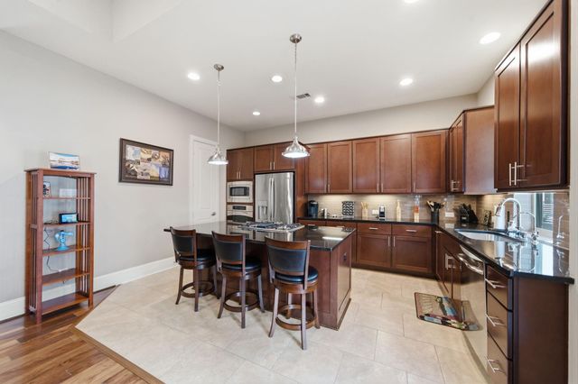 5531 Venice Street, Houston, TX 77007