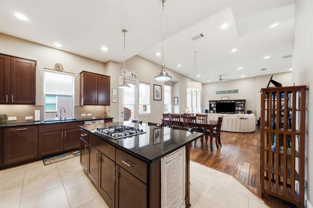 5531 Venice Street, Houston, TX 77007